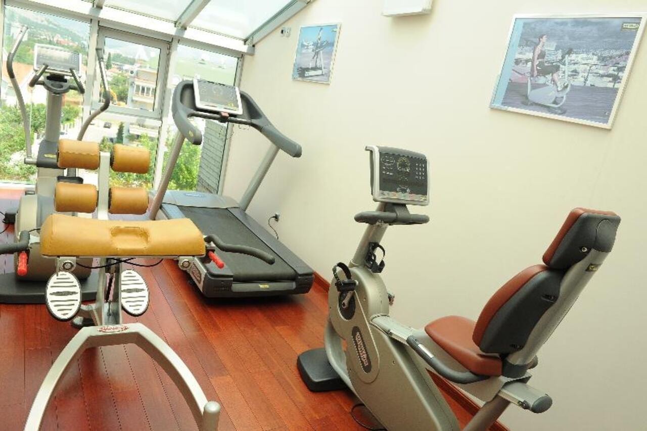 City Hotel بودغوريتْسا المظهر الخارجي الصورة