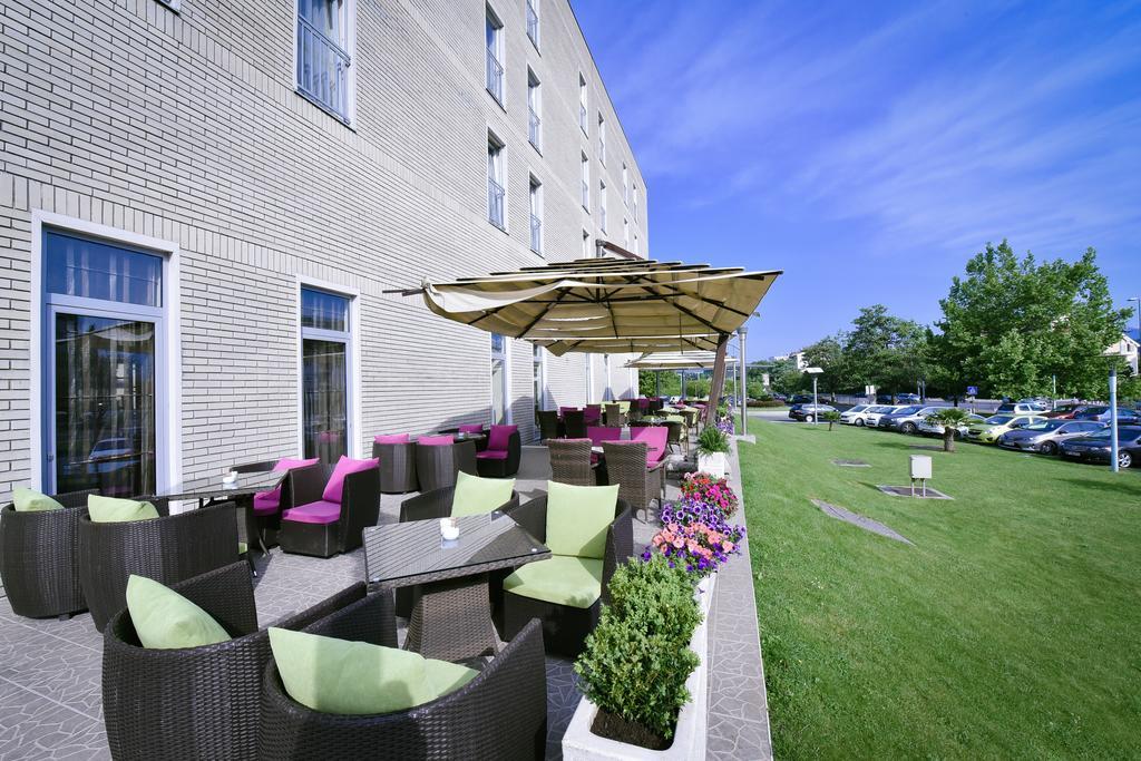 City Hotel بودغوريتْسا المظهر الخارجي الصورة