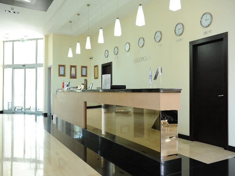 City Hotel بودغوريتْسا المظهر الخارجي الصورة