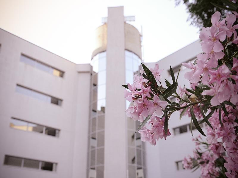 City Hotel بودغوريتْسا المظهر الخارجي الصورة