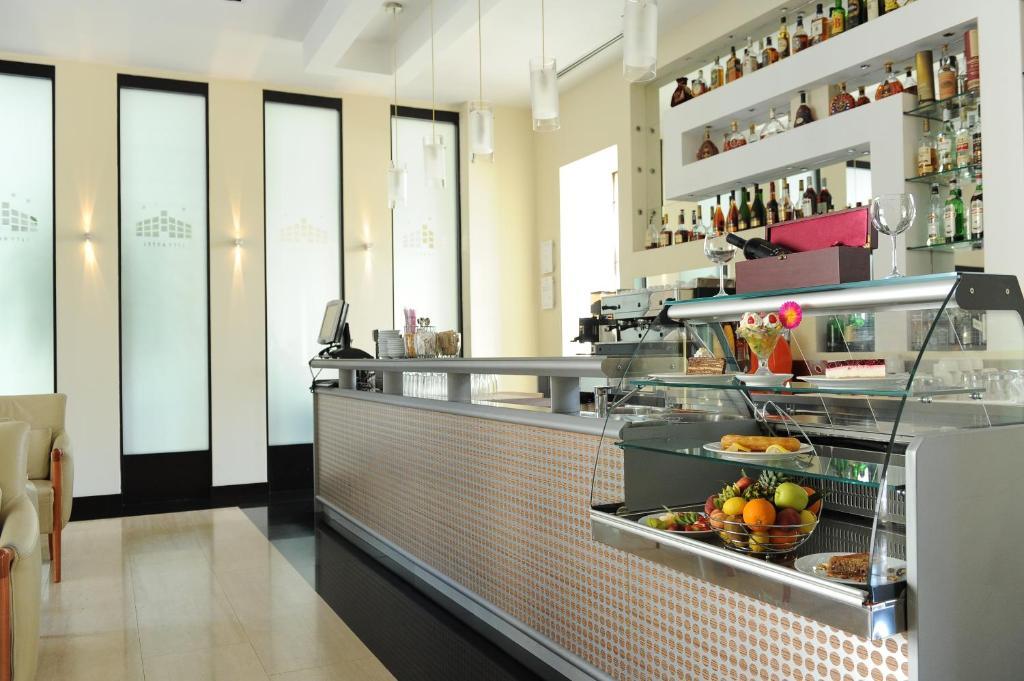 City Hotel بودغوريتْسا المظهر الخارجي الصورة