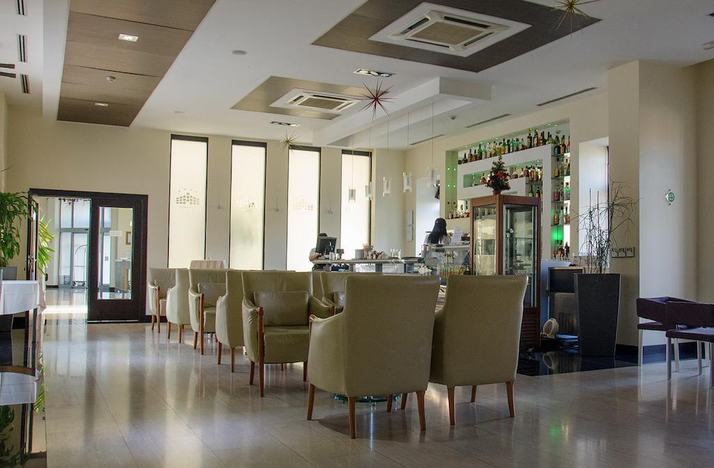 City Hotel بودغوريتْسا المظهر الخارجي الصورة