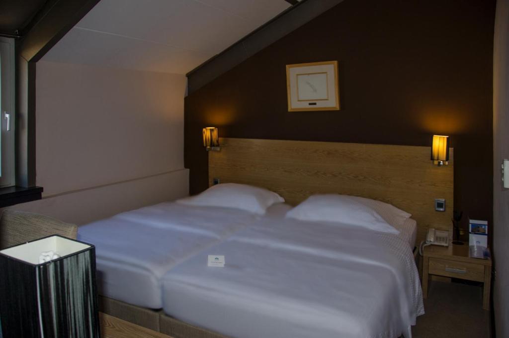 City Hotel بودغوريتْسا الغرفة الصورة