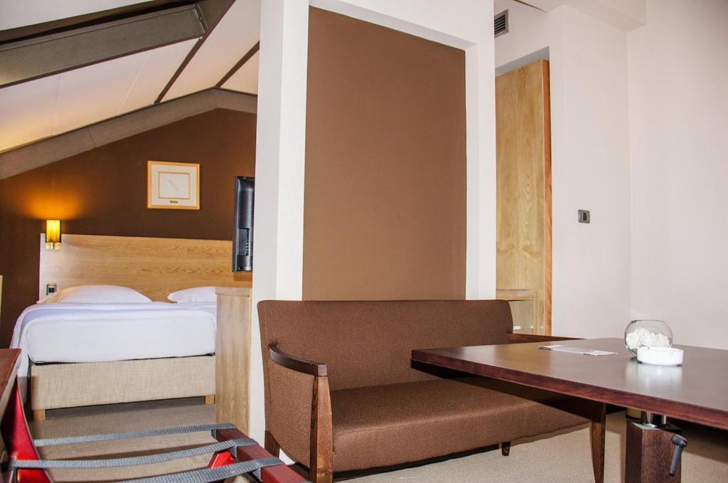 City Hotel بودغوريتْسا الغرفة الصورة