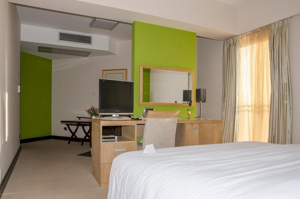 City Hotel بودغوريتْسا الغرفة الصورة