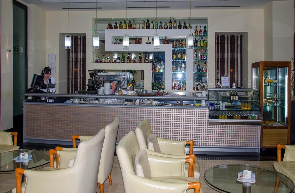 City Hotel بودغوريتْسا المظهر الخارجي الصورة