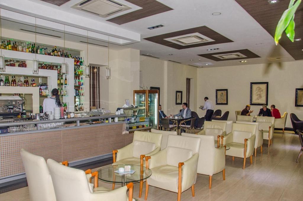 City Hotel بودغوريتْسا المظهر الخارجي الصورة