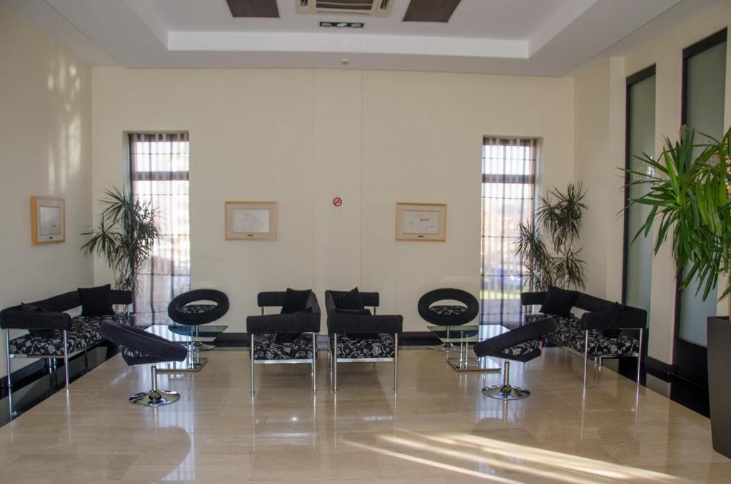 City Hotel بودغوريتْسا المظهر الخارجي الصورة